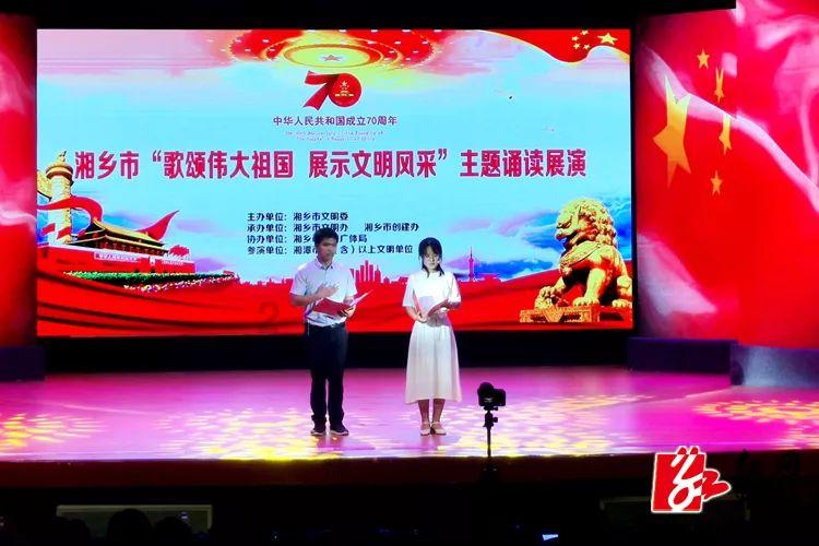 小货车司机向窗外扔烟头,却引燃自己车上的货物