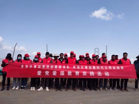 霉霉奖励男友,献上香吻,这是什么情况?