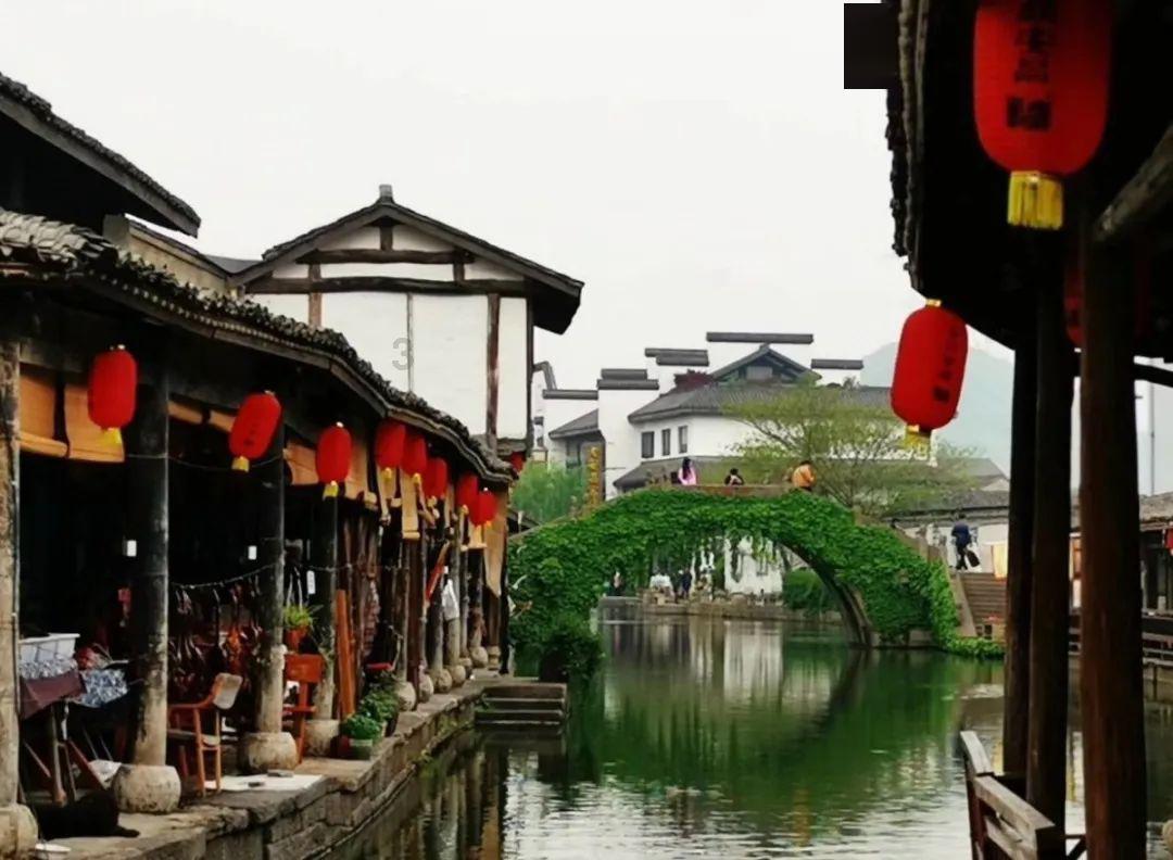 去年全省金融对经济支持持续增强 2023年末全省金融机构各项贷款余额27490亿元 同比增长8.3%